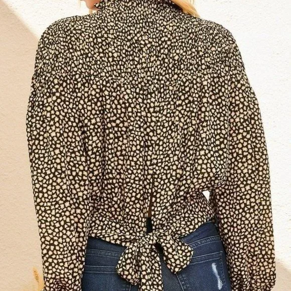 Flirty Leopard Print Blouse - Picture 7 of 12